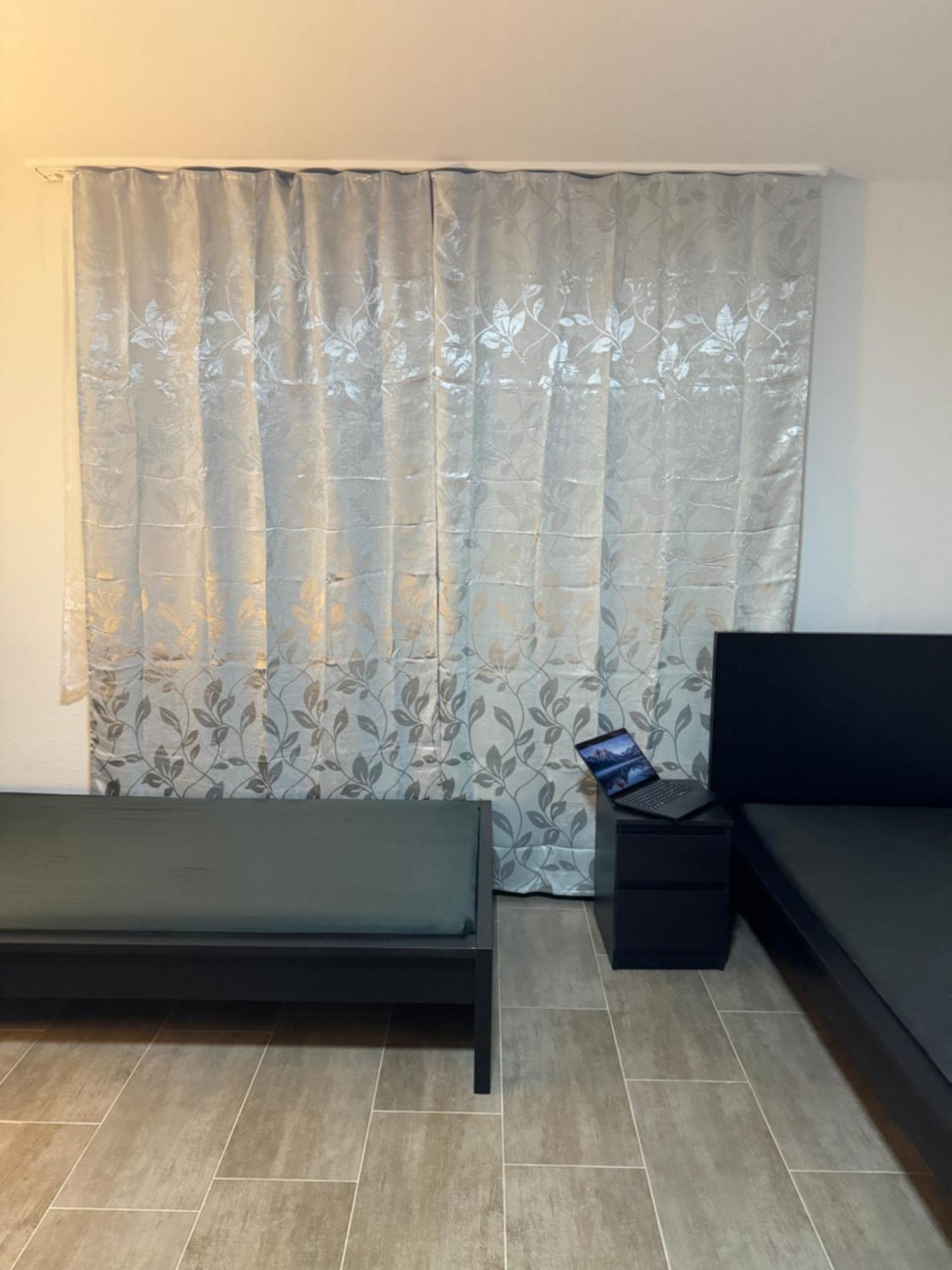 Laras Voll Ausgestattete Gartenwohnung Mit Wlan Und Tv Werne Екстер'єр фото