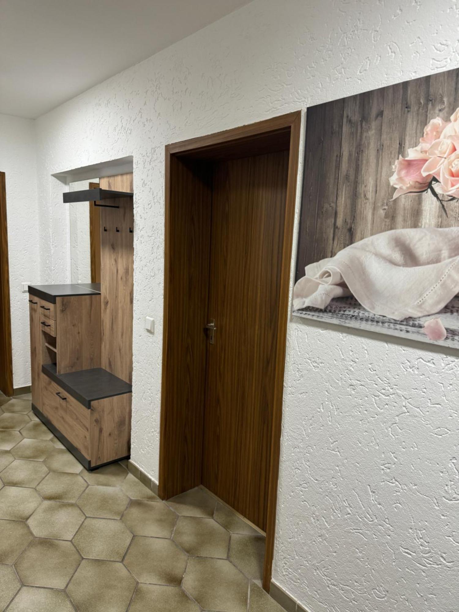 Laras Voll Ausgestattete Gartenwohnung Mit Wlan Und Tv Werne Екстер'єр фото